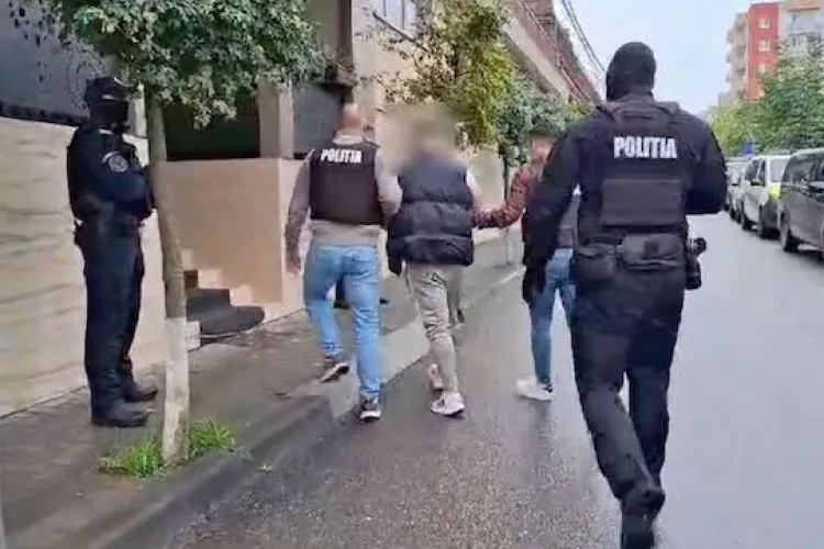 Descoperire șocantă în Cluj! Zeci de kilograme de substanțe interzise și arme găsite la patru bărbați. Ce au mai aflat anchetatorii