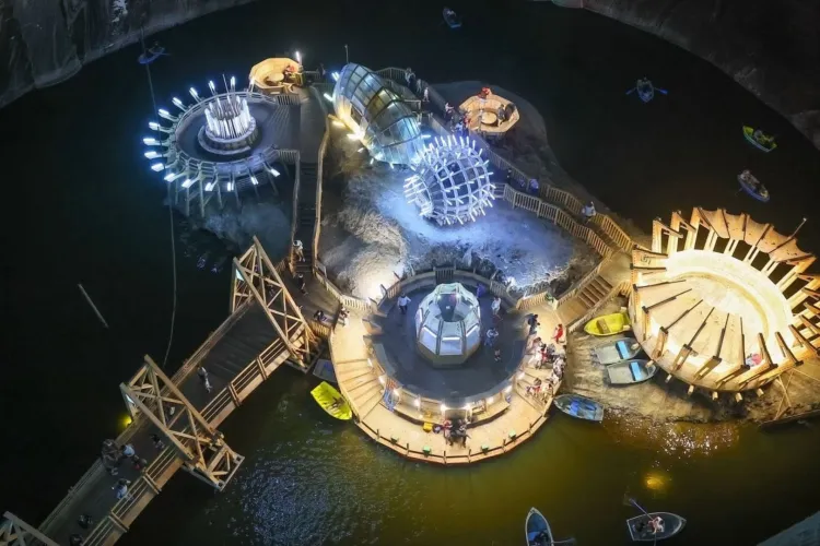 Banca Transilvania ajută la reabilitarea Salinei Turda! Mina Iosif va fi transformată într-o nouă zonă turistică, cu lifturi panoramice și pasarele