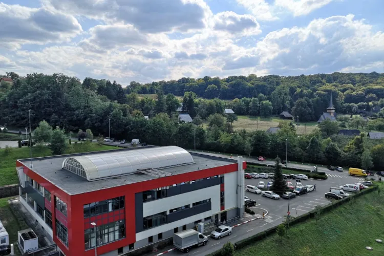 Investiții de peste 3 milioane de euro în Cluj! Se construiește cel mai mare loc de joacă din oraș, cu bowling, biliard și darts pentru părinți