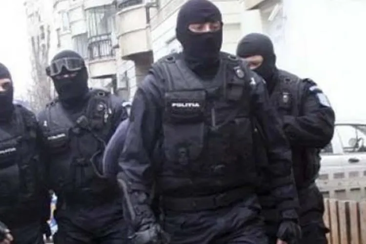 Oameni fără adăpost, trecuți pe hârtie asociați în firme cu datorii uriașe la stat la Cluj! Descinderi într-un dosar de evaziune de 1,78 milioane de lei