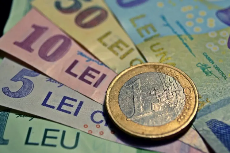 Record negru pentru leu: euro a trecut de 5,34 lei la cursul BNR! Saltul a pornit joi după-amiază, iar vineri seara vine verdictul S&P pentru România