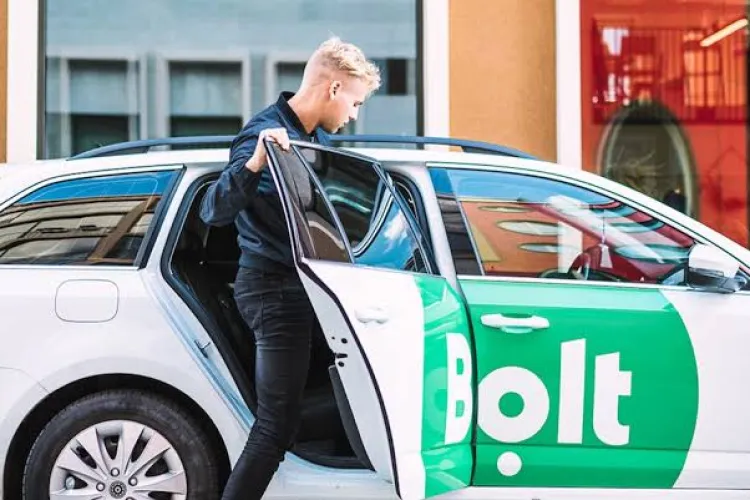 Cât câștigă de fapt un șofer de Bolt în Cluj? Unul se laudă cu 12.000 de lei net la 8 ore pe zi, alții spun că rămân doar 5.000 de lei la un program normal