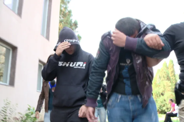 Arest preventiv pentru cei doi adolescenți din Cluj, după ce un tânăr a fost atacat noaptea pe stradă de un grup de patru minori
