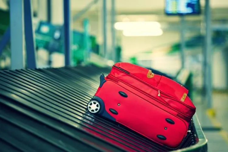 Reguli noi pentru cei care merg cu avionul. Un bagaj de 7 kg va fi permis în cabină. Când intră în vigoare noile modificări