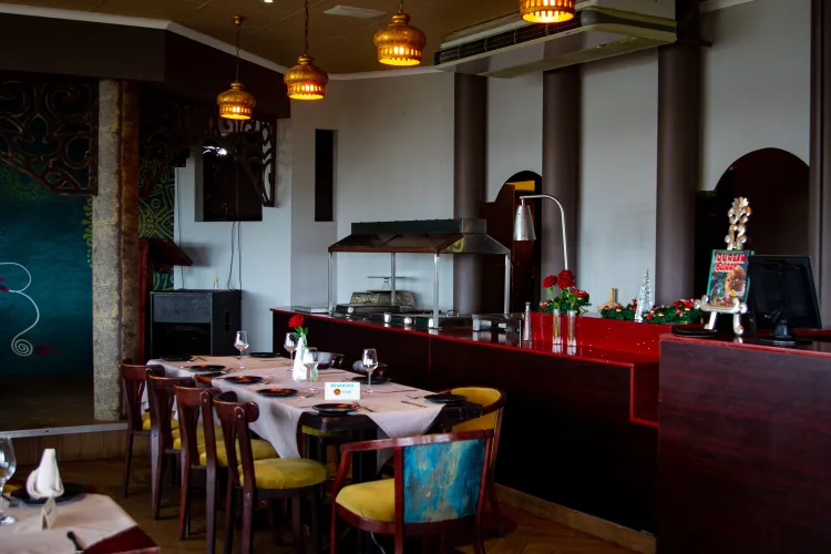 Mâncatul în oraș devine un lux pentru români? Patronii restaurantelor explică de ce scumpirile de 20% ar putea fi inevitabile
