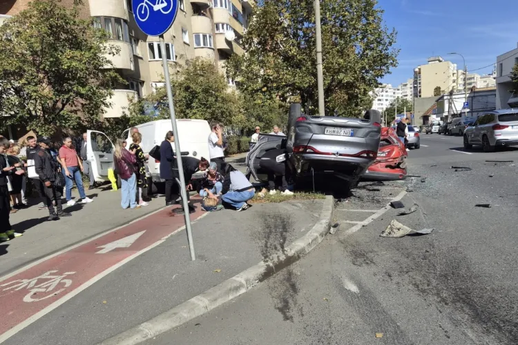 Accident îngrozitor în Cluj-Napoca! Trei mașini s-au ciocnit pe strada Dorobanților, iar o femeie de aproximativ 50 de ani a ajuns pe mâinile medicilor