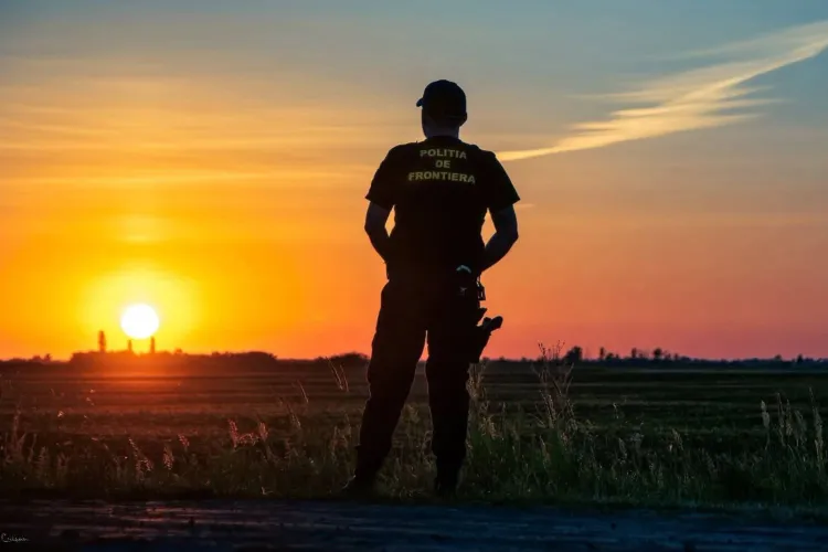 Polițist de frontieră, cercetat pentru mită: ar fi cerut 300 de euro unui șofer grec ca să-l lase să plece, iar banii ar fi fost ascunși în pașaport
