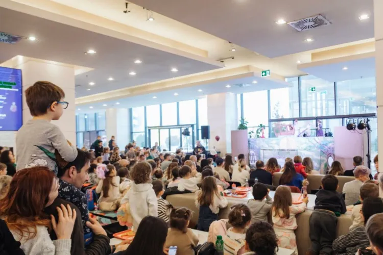 Teatru de păpuși pentru copii, în fiecare sâmbătă la Iulius Mall Cluj: Opt spectacole gratuite îi așteaptă pe cei mici până la final de noiembrie