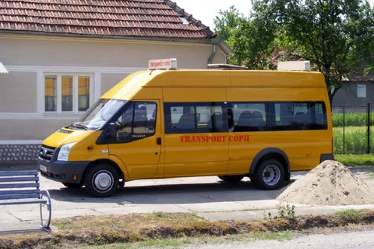 Vești bune pentru elevii navetiști din Cluj! Se dau bani pentru deplasarea la școală. Cât pot primi pentru transport