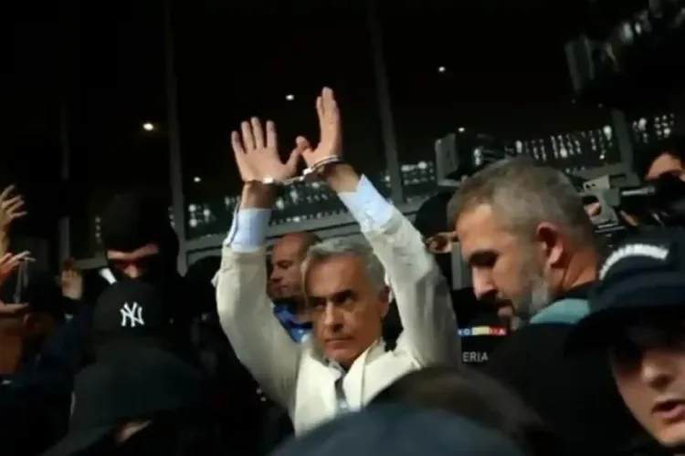 Călin Georgescu, ridicat în cătușe de polițiști. Curtea de Apel a decis arestarea preventivă