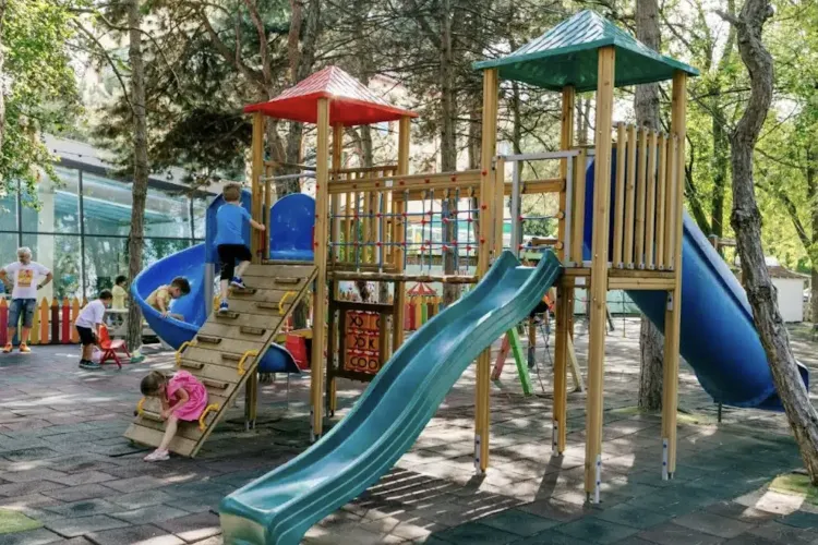 Un nou loc de joacă în Cluj-Napoca? Un clujean a făcut o cerere pentru copiii de pe o stradă din Cluj-Napoca: „Locuiesc numeroase familii cu copii”