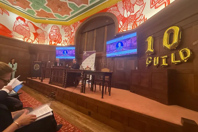 Avertismentul rectorului UBB în fața elitei universităților europene: obscurantismul revine! Cei care strigă tare pe internet contestă adevărul științific