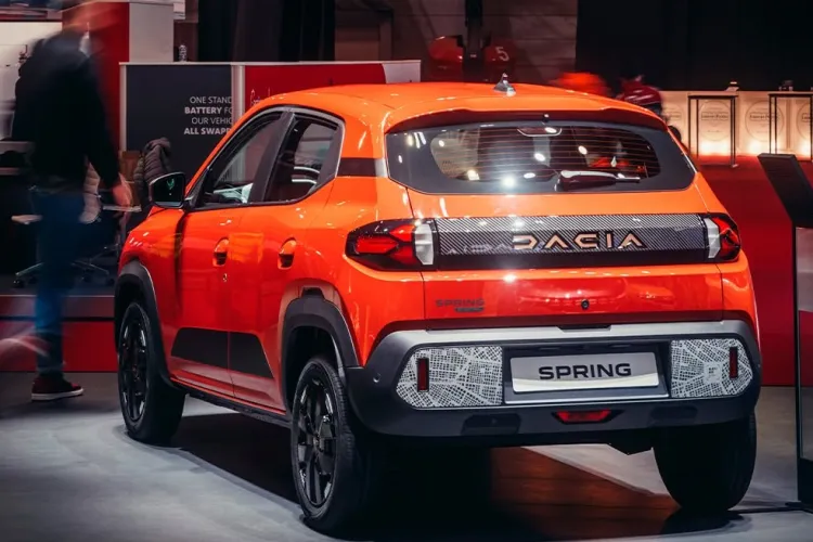 Vești proaste pentru Dacia! Producția de la Mioveni va scădea până la finalul anului: „Mergem cu frâna de mână trasă”