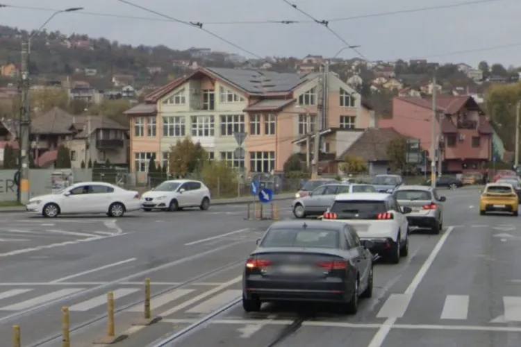 „Trec prin giratorii ca și cum ar veni cu racheta”! Un clujean reclamă haosul de pe strada Oașului și spune că un șofer l-a urmărit și amenințat în trafic