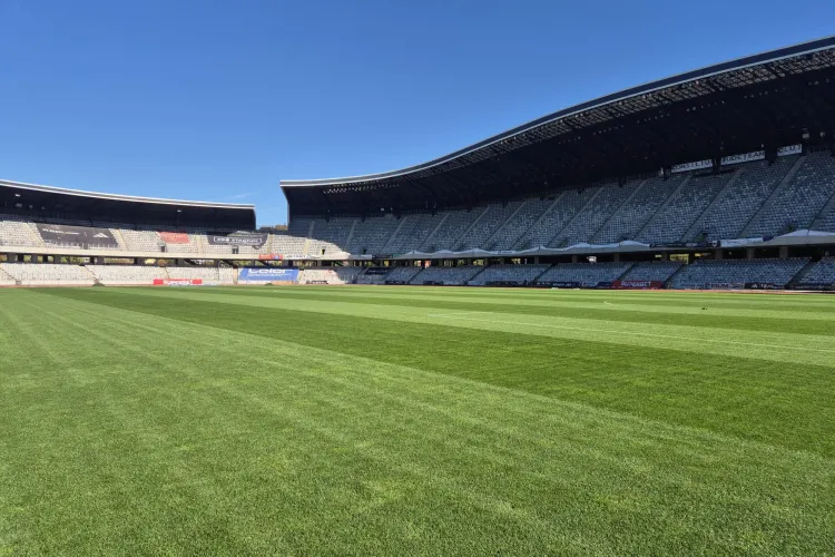 FOTO. Cluj Arena, pregătită pentru derby-ul „U” Cluj – Rapid! Cum se prezintă gazonul înaintea meciului