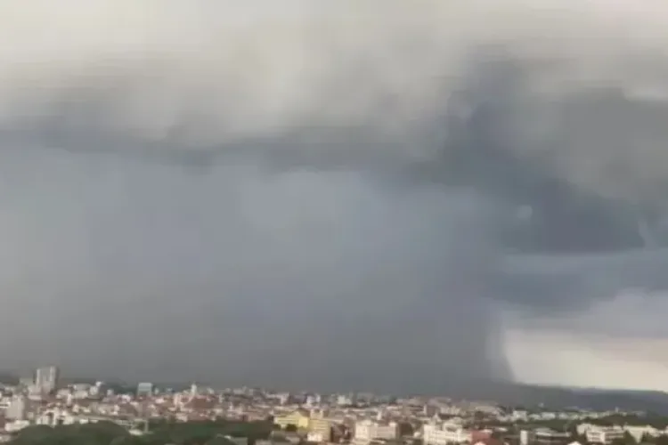 Vreme ploioasă la Cluj! Meteorologii anunță ploi și intensificări ale vântului în următoarele ore