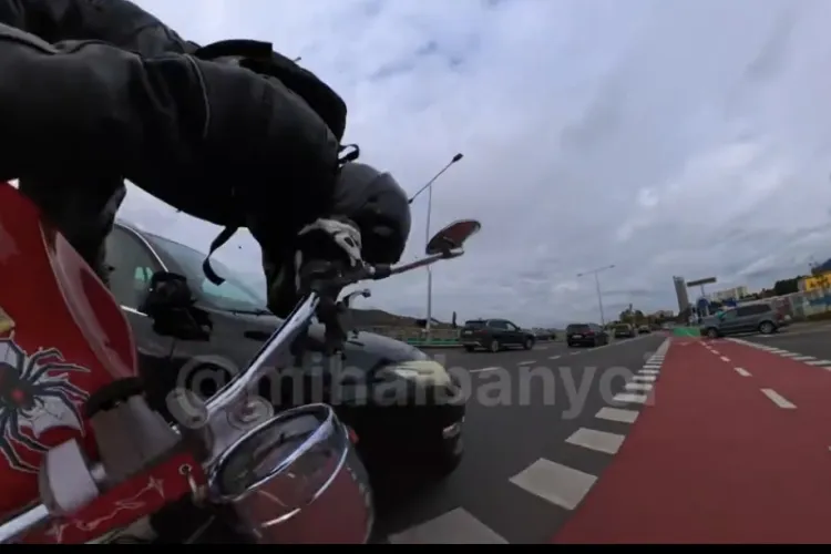 VIDEO. Accident violent pe centura Cluj-Florești! Un motociclist a fost aruncat de pe motor după ce un șofer nu s-a asigurat