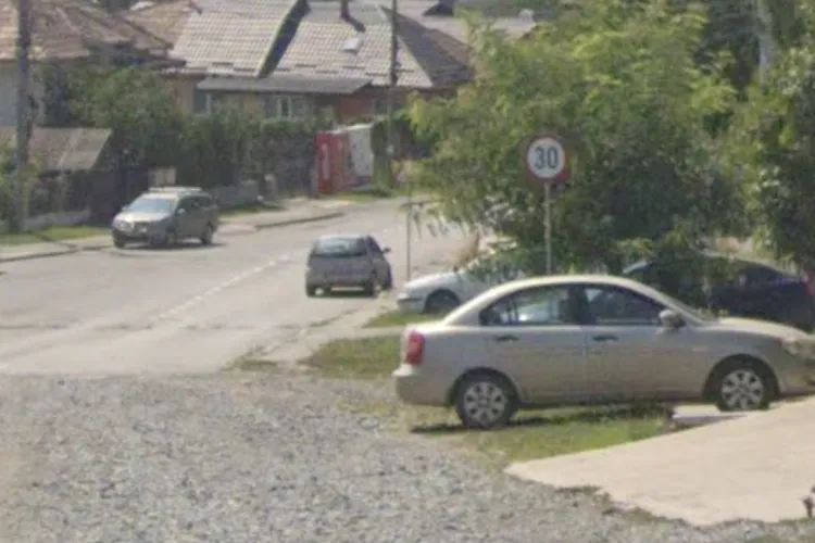 Coșmarul de pe o stradă din Cluj-Napoca: șoferii trec cu peste 100 km/h lângă copii și bătrâni! Un clujean cere disperat indicatoare și polițiști în zonă