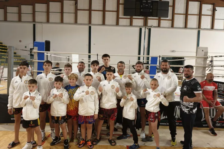 Clujul, la putere în ringul european! Doi campioni și patru medalii de bronz: Bilanț uriaș pentru un club clujean la Europenele de MuayThai