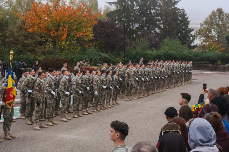 Halat alb și uniformă! Tinerii din Cluj, Oradea și Timișoara au depus jurământul militar la Spitalul „Papilian”. Ce au rostit la unison în fața invitaților