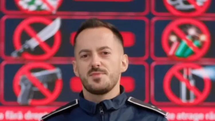 VIDEO. Cuțite, boxuri, petarde și sprayuri paralizante în școli? Polițiștii din Cluj le cer părinților să discute urgent cu cei mici despre pericole