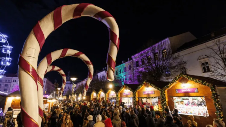 Se apropie magia Crăciunului! Când se deschid târgurile și ce surprize îi așteaptă pe vizitatori. Clujul intră în atmosfera sărbătorilor în curând