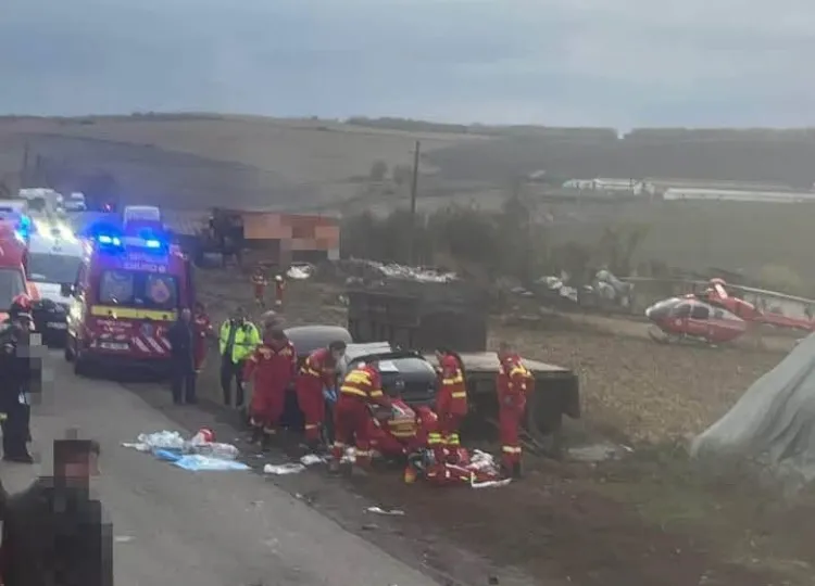Mobilizare de urgență după un accident grav! Patru persoane au fost rănite, iar un elicopter SMURD a fost solicitat imediat