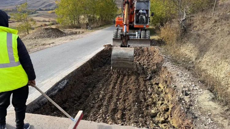 Se fac lucrări de întreținere pe un drum județean important din Cluj! Șoferii circulă pe un tronson de 21 de kilometri între Apahida și Cojocna