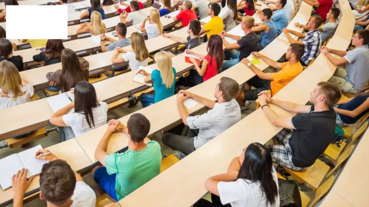 Bani pentru zeci de mii de studenți din România! Burse sociale de 925 de lei pe lună în anul universitar 2026-2027. Cine poate primi banii