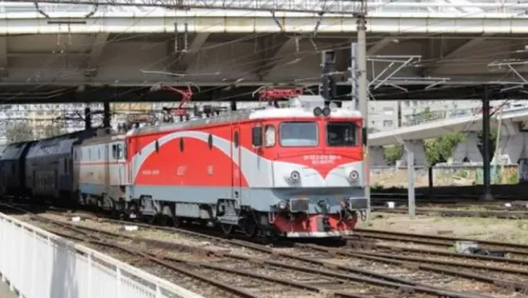 Situație incredibilă pe calea ferată! Un tren CFR a transformat o călătorie obișnuită într-un adevărat coșmar