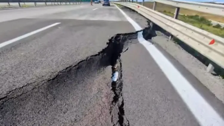Atenție, șoferi! Se închide circulația pe Autostrada A10 Sebeș–Turda. Se repară craterul apărut în vară