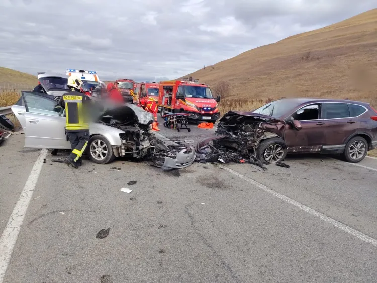 Accident deosebit de grav pe centura Apahida - Vâlcele! Două persoane încarcerate. Traficul în zonă este blocat pe ambele sensuri