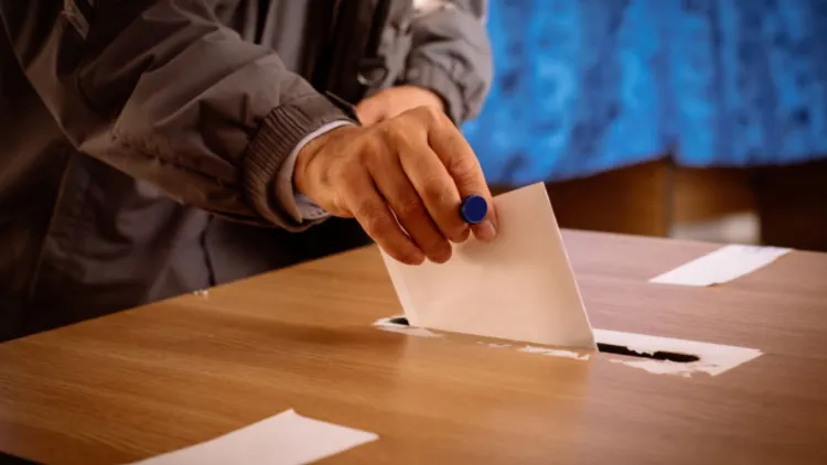 Cutremur în politica românească! Un nou sondaj arată ce partid conduce în preferințele alegătorilor și cât de nemulțumiți sunt românii de situația țării