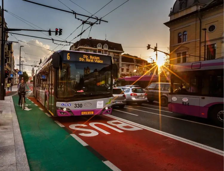 Schimbări în transportul din Cluj de Luminație! CTP scoate curse speciale spre cimitirele Pomet și Moș Ion Roată. Programul complet și liniile suplimentate