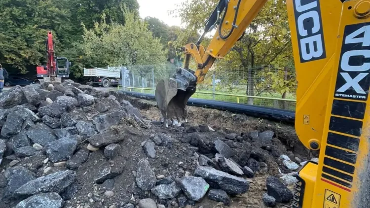 Vești bune pentru clujenii de pe trei străzi din oraș! Rețeaua de canalizare menajeră a fost extinsă pe o lungime de peste 1,3 kilometri