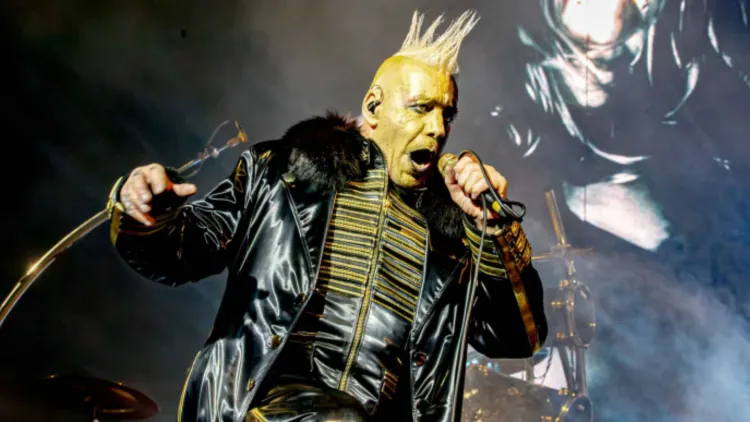 Solistul legendarei trupe de metal Rammstein va veni la Cluj! Till Lindemann va face un show incendiar într-un concert destinat doar adulților
