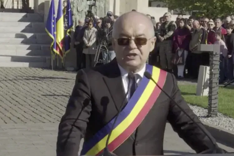 VIDEO. Emil Boc, avertisment dur de Ziua Armatei la Cluj: „Trăim astăzi cele mai dificile momente de după 1989”. Mesajul tranșant pentru parlamentari