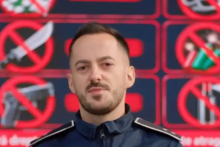 VIDEO. Cuțite, boxuri, petarde și sprayuri paralizante în școli? Polițiștii din Cluj le cer părinților să discute urgent cu cei mici despre pericole