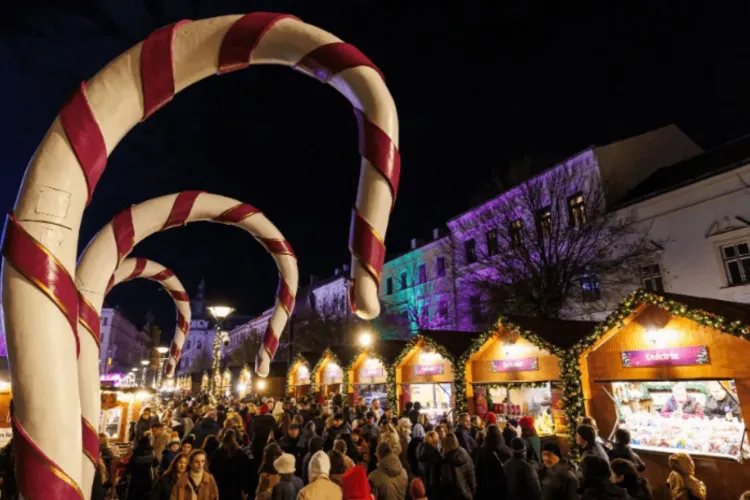 Se apropie magia Crăciunului! Când se deschid târgurile și ce surprize îi așteaptă pe vizitatori. Clujul intră în atmosfera sărbătorilor în curând