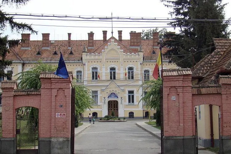 Angajări la stat în Cluj, pe perioadă nedeterminată și fără vechime! DGASPC caută kinetoterapeut debutant pentru căminul de vârstnici