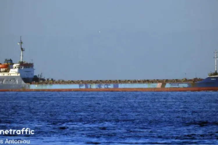 Alertă în Marea Neagră, aproape de Constanța! O navă s-a scufundat după un atac cu dronă. Un marinar a murit, trei sunt dispăruți