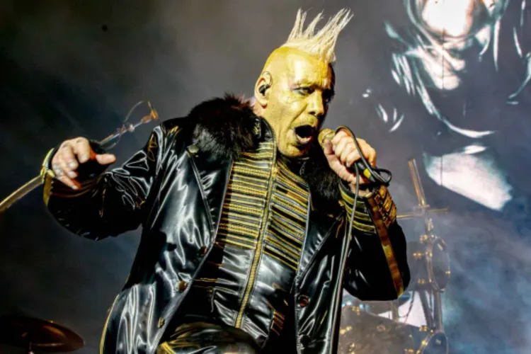 Solistul legendarei trupe de metal Rammstein va veni la Cluj! Till Lindemann va face un show incendiar într-un concert destinat doar adulților
