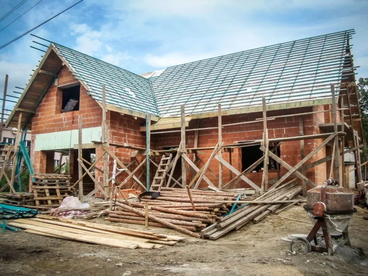 Trei din patru case din România nu au asigurarea obligatorie! Românii știu de lege, dar aproape jumătate habar n-au că pot lua amendă. Cifrele sondajului