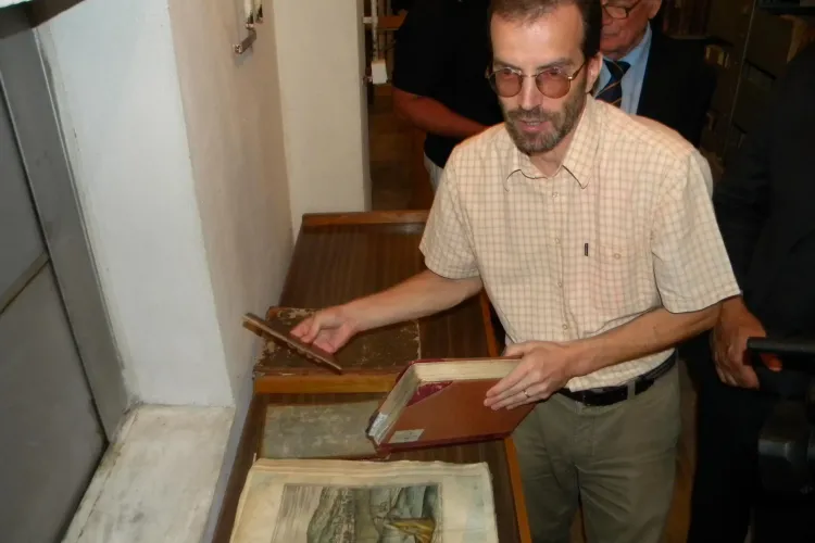 Expozitie de carti vechi la Biblioteca Academiei Cluj