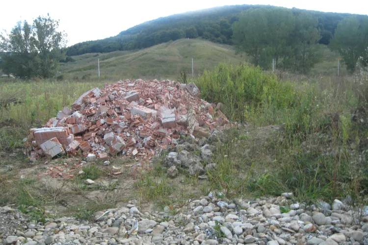 Rampe clandestine de gunoi, depistate in Cluj-Napoca FOTO