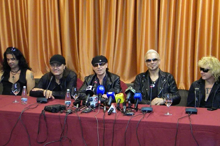 Rockerii de la Scorpions i-au aplaudat pe cei 40.000 de oameni care vor umple Cluj Arena! VIDEO