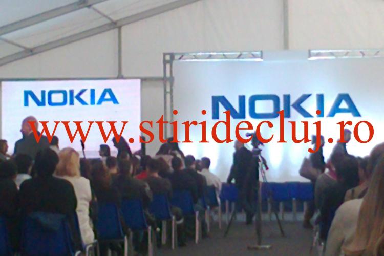 Imagini in exclusivitate din cortul in care conducerea Nokia i-a anuntat pe oameni ca ii da afara FOTO EXCLUSIV