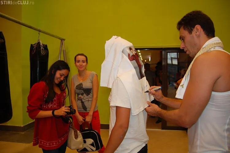 Mircea Badea s-a antrenat la Gimmy ca un star MMA Combat! Fanii l-au urmarit VEZI FOTO si VIDEO