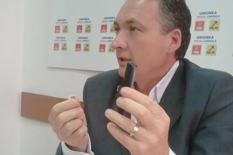 Senatorul Alexandru Cordos renunta la telefonul Nokia in semn de protest fata de plecarea finlandezilor de la Jucu 