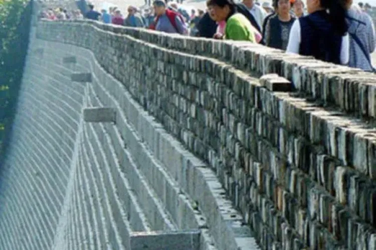 Ai faca asa ceva ca sa intri la un obiectiv turistic? FOTO